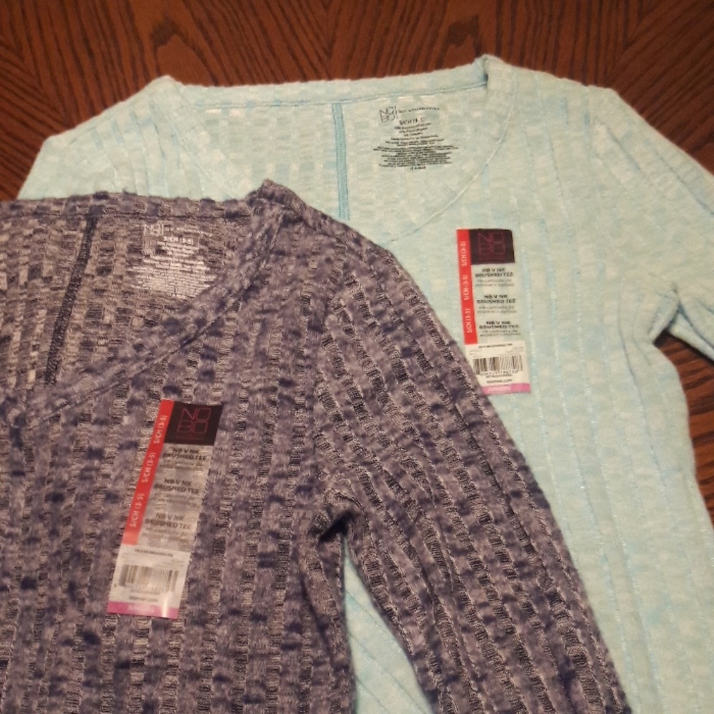 2 T shirt tops
